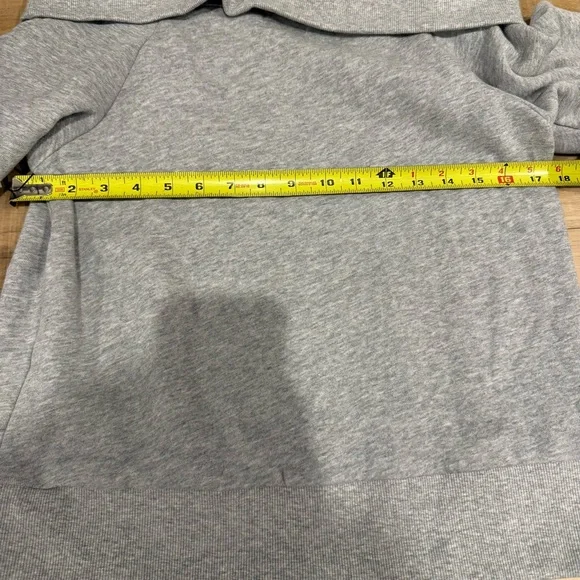 Nation LTD Women’s Barbie Off-The-Shoulder Sweatshirt size small - Picture 6 of 6